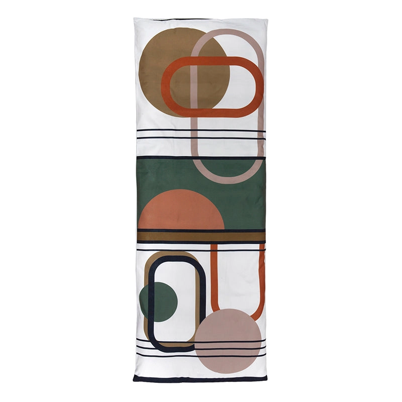 Funda alargada para colchoneta de reposera, vista completa sobre fondo blanco, con diseño geométrico de círculos y líneas.