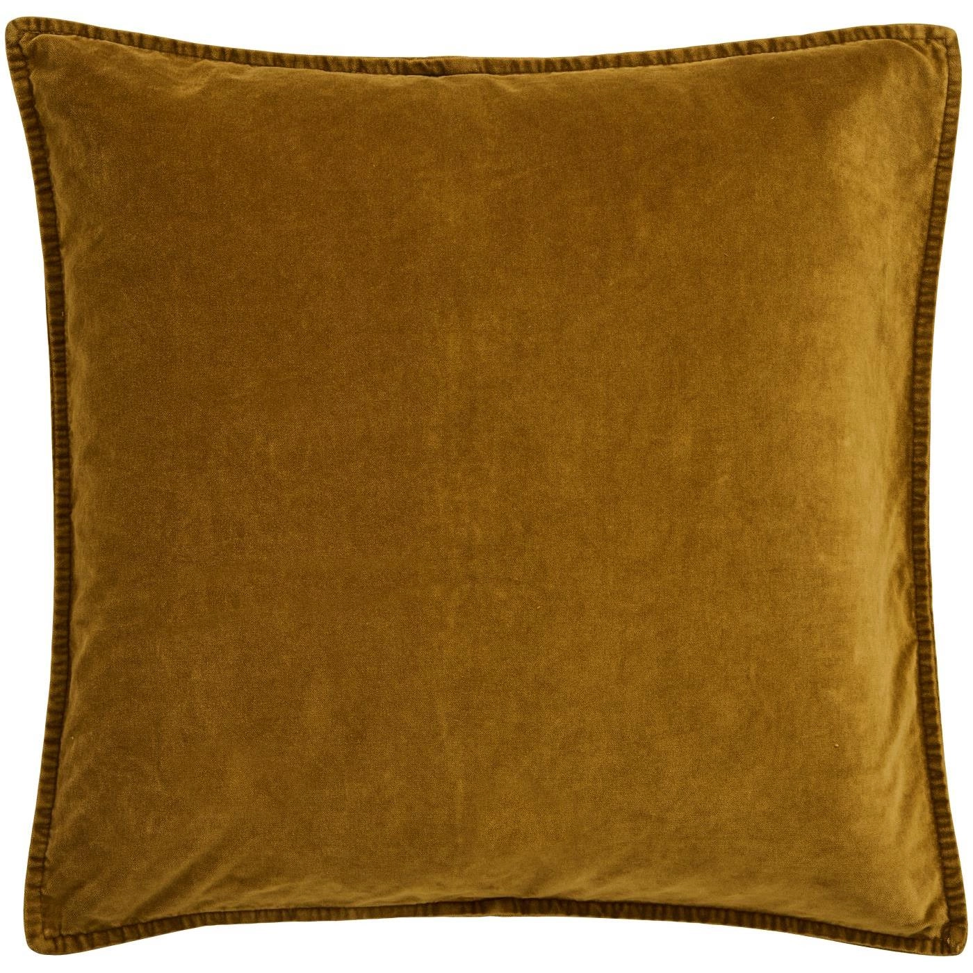 Funda de cojín cuadrada de terciopelo color ocre, vista de frente.