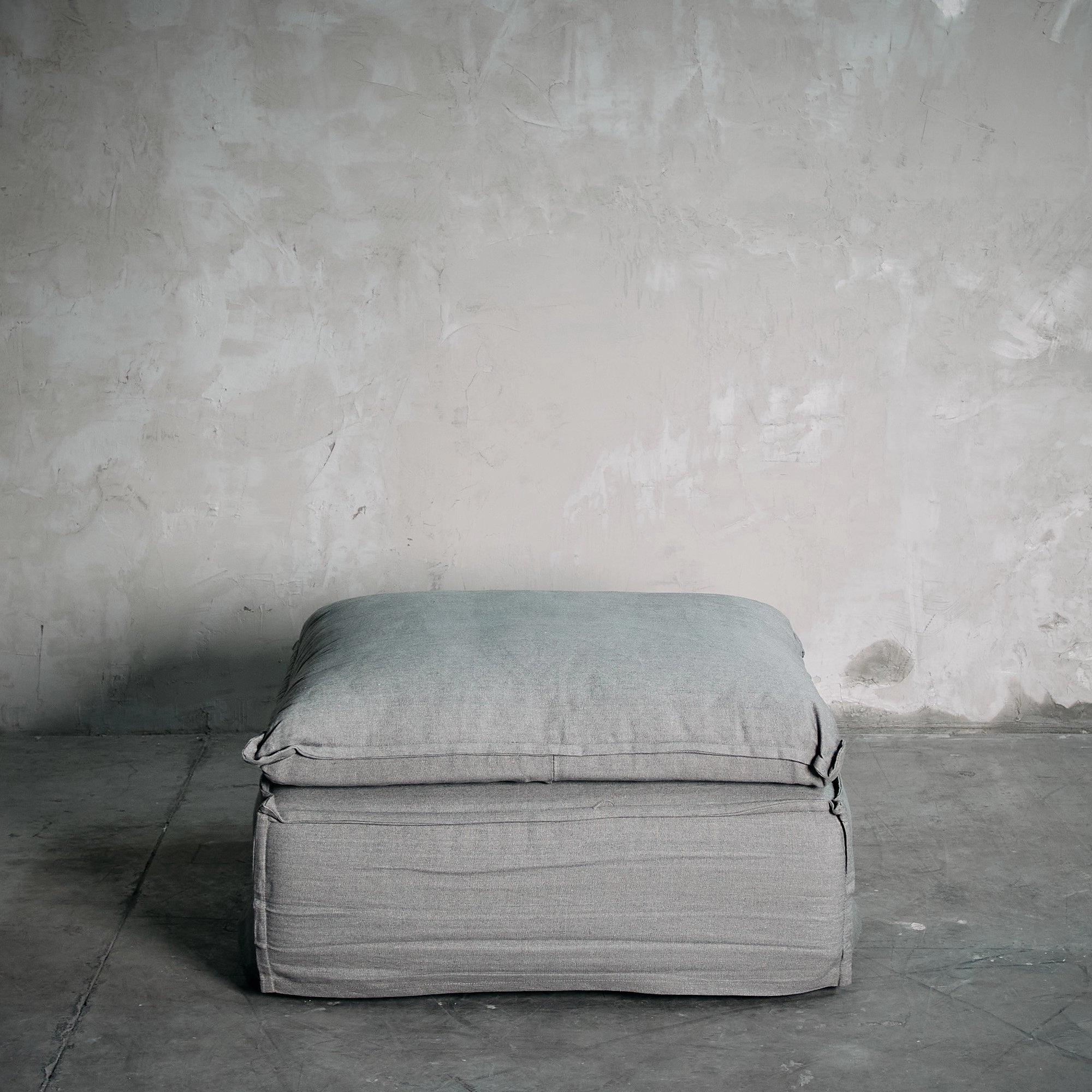 Pouf Victoria 80 x 80 gris medio
