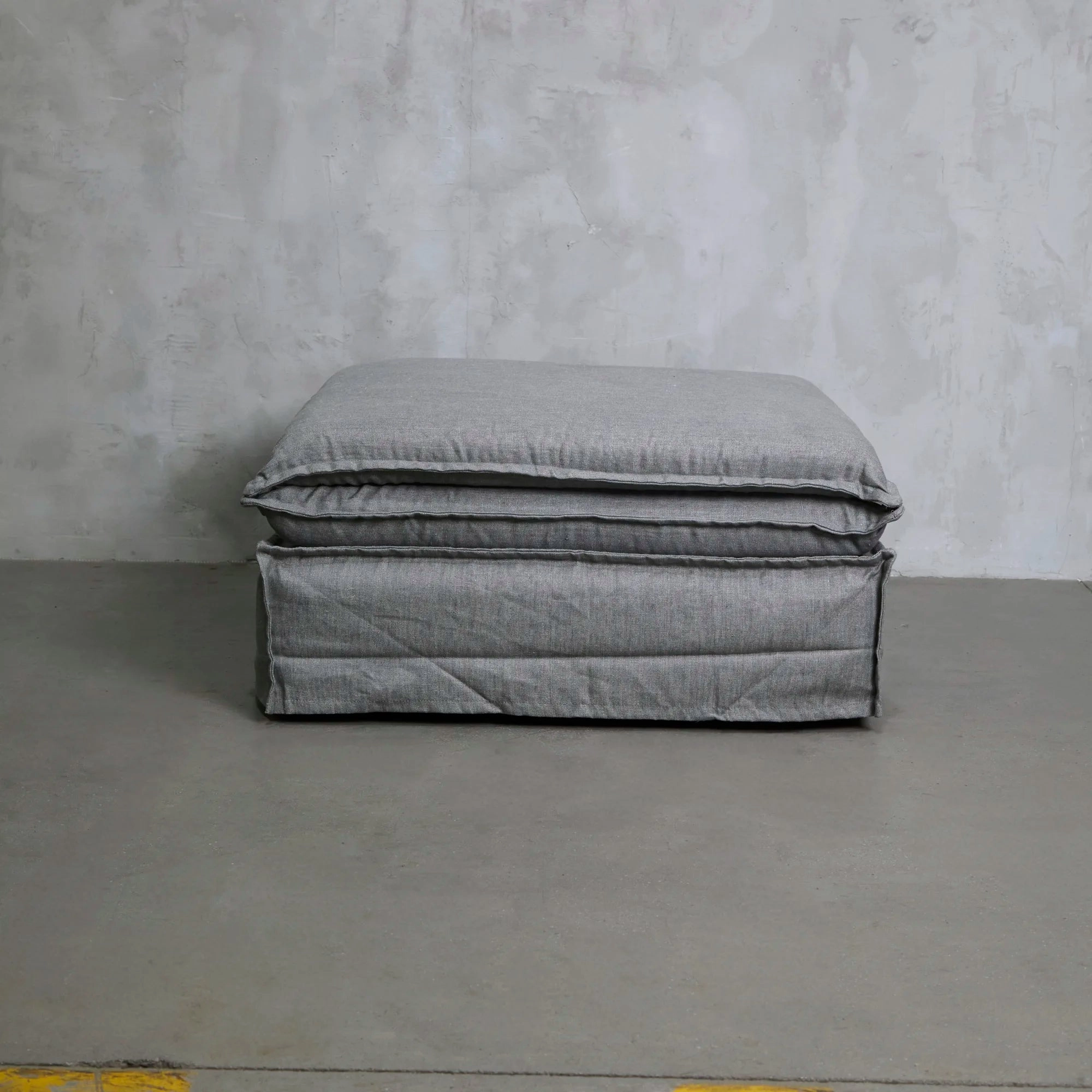Pouf El Bendito 90 x 90 Gris Medio