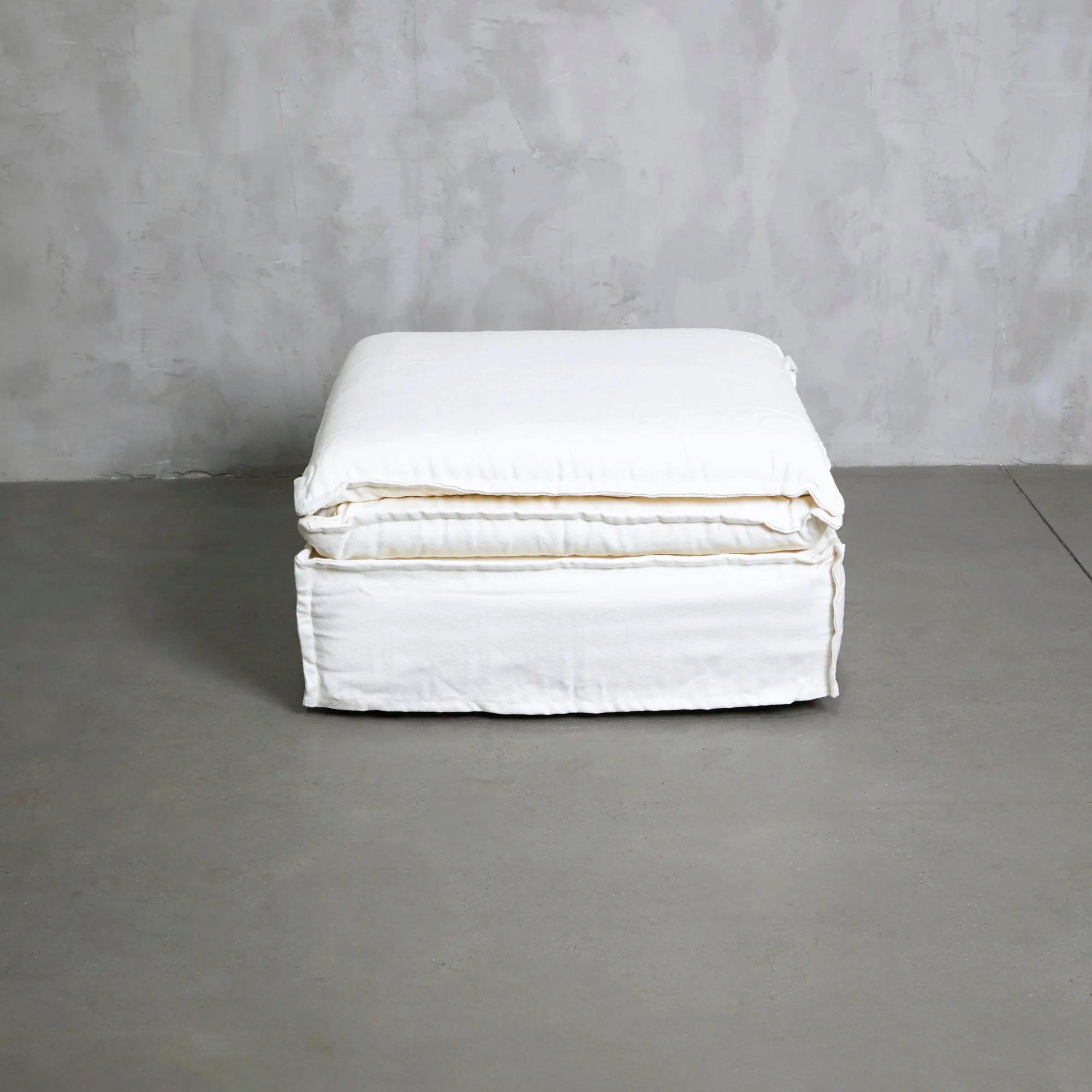 Pouf El Bendito 80 x 80 Crudo