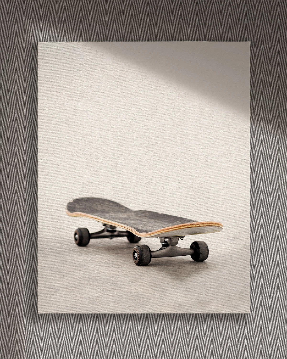 Cuadro Skate vertical - 70x90 cm / Lona tensada con bastidor + marco de madera negro