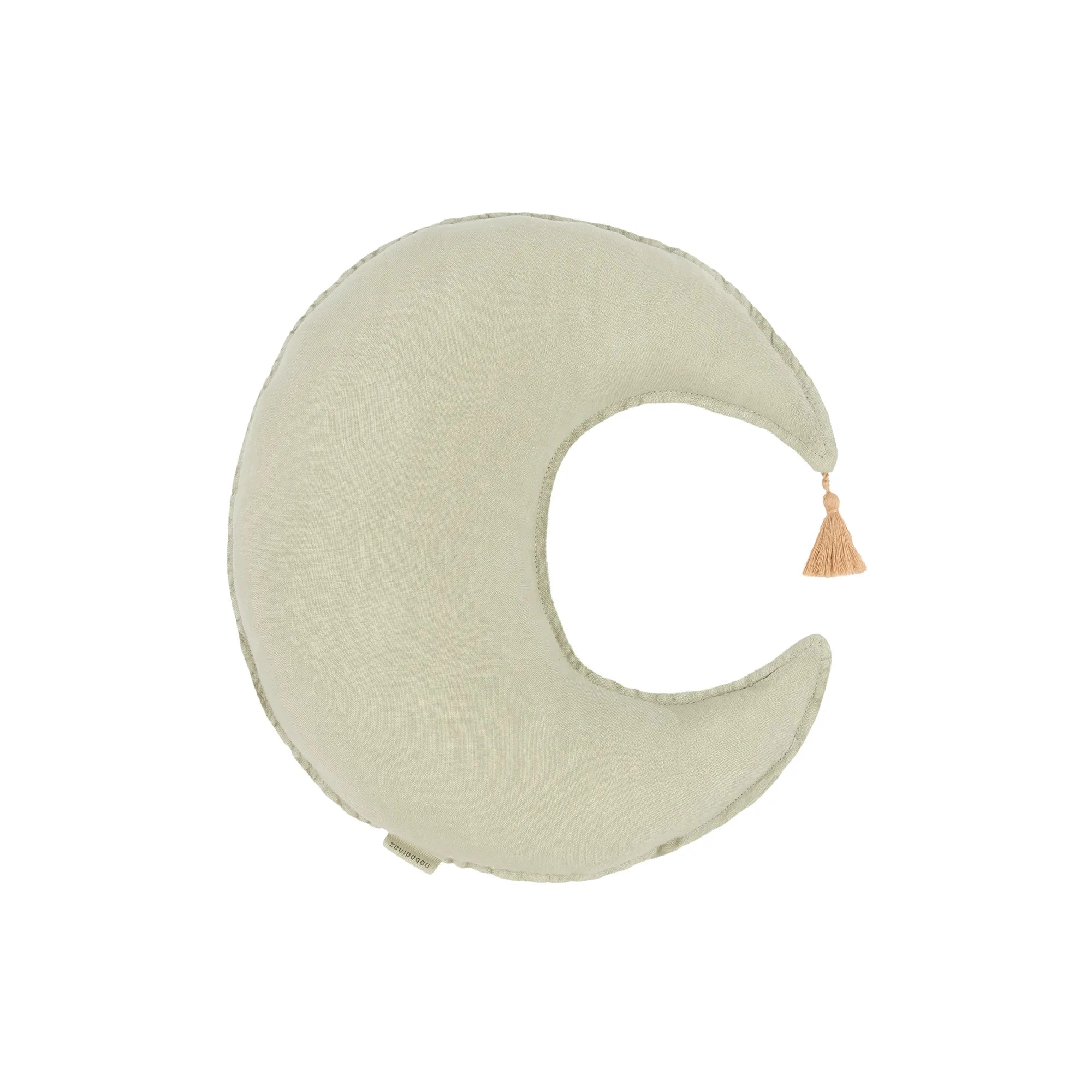 Cojín verde claro con forma de luna, visto de frente sobre fondo blanco.