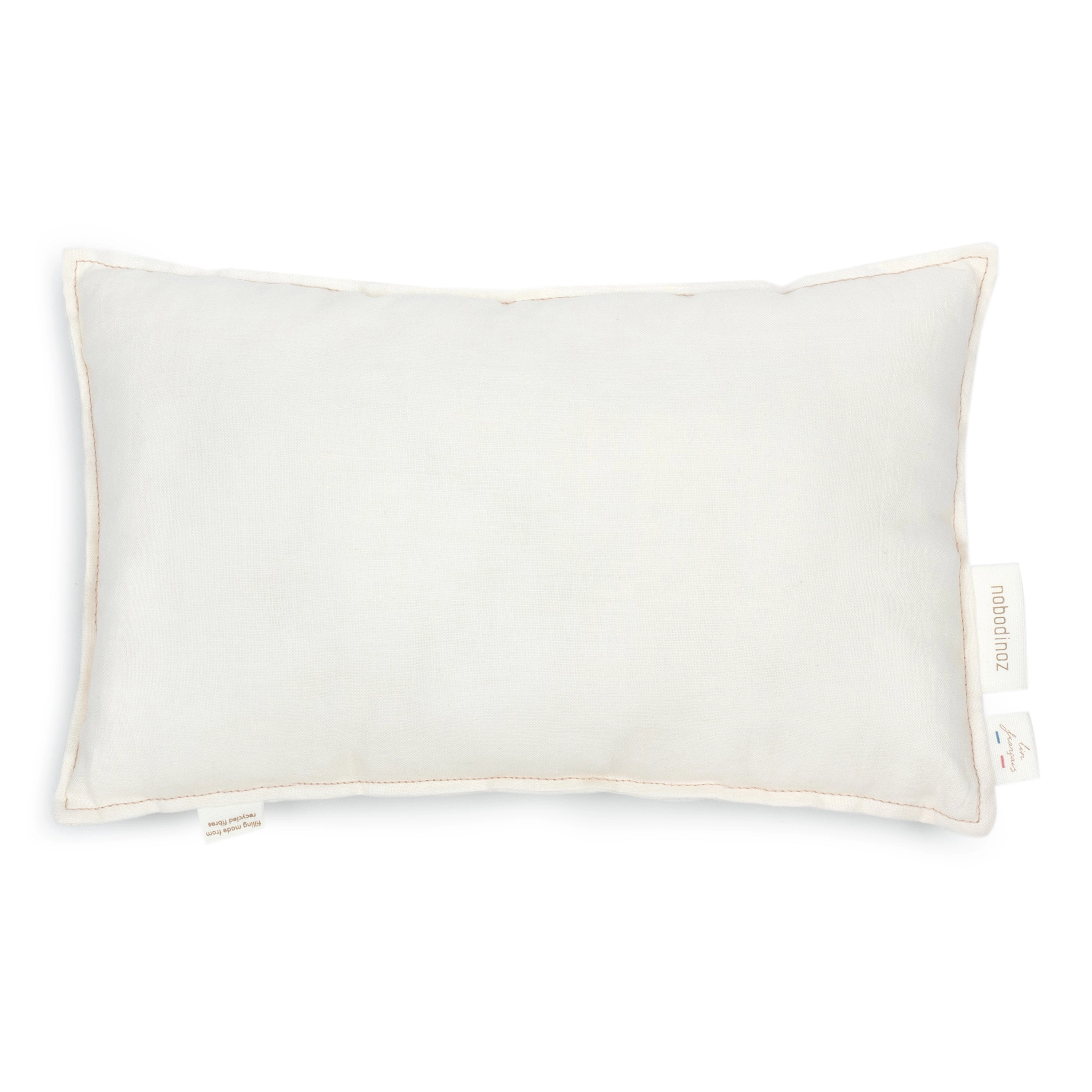 Cojín rectangular Off White de frente, sobre fondo blanco