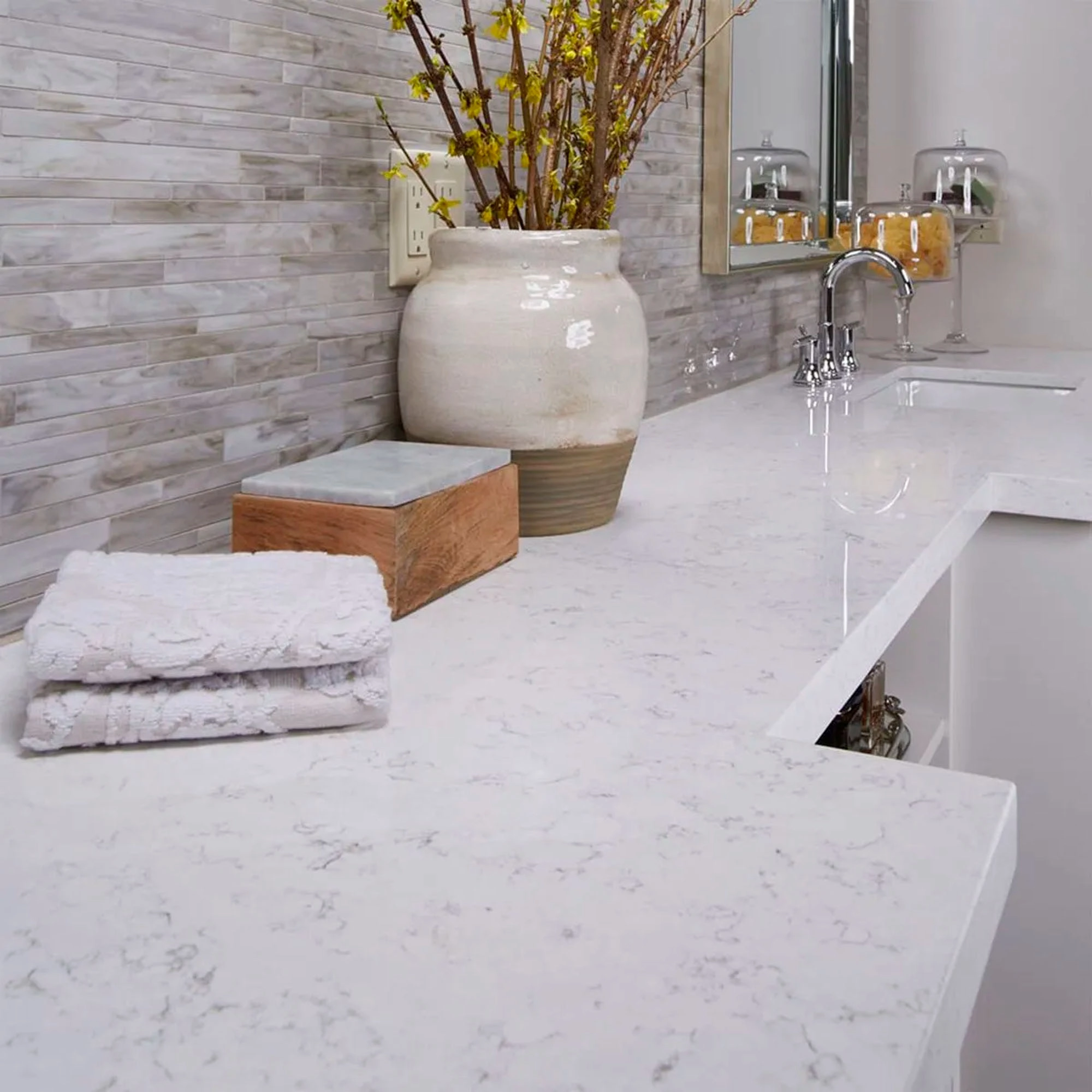Plancha Quartz Stone Calacatta White